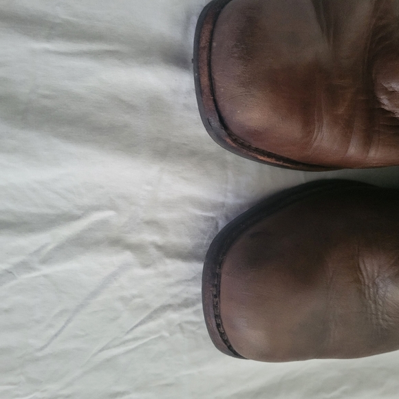 Genuine Sheepskin Lined, Leather Ugg Boots - Picture 4 of 5